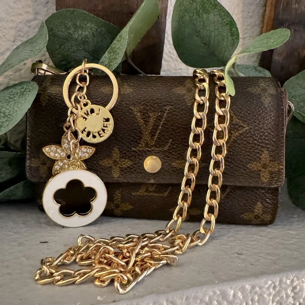 Louis Vuitton
Vintage  Trésor Wallet billet converted Crossbody